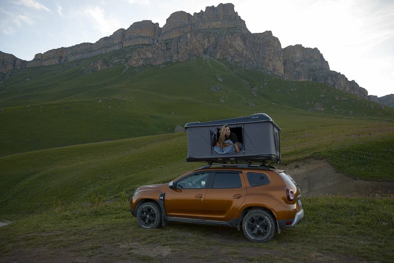 Renault Duster с палаткой на крыше — фото 3