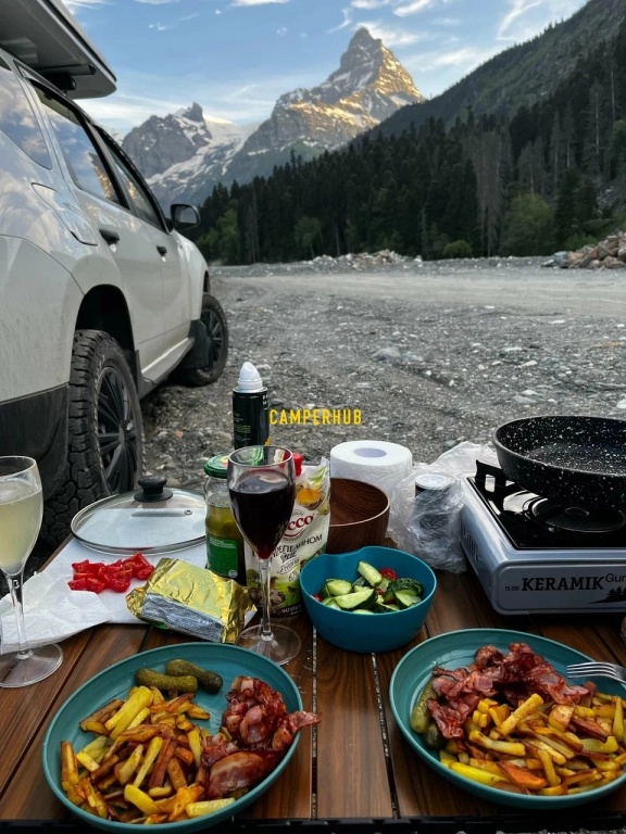 Suzuki Jimny с полным приводом и палаткой на крыше