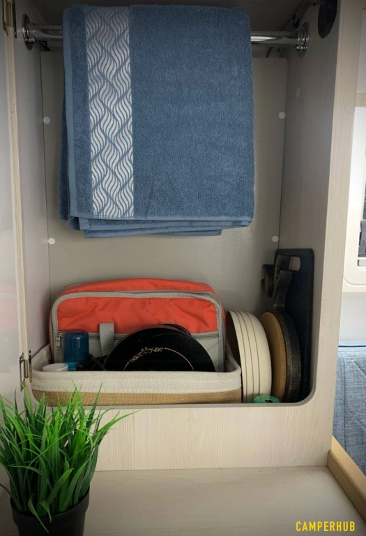 Пикап с жилым модулем на Кавказе