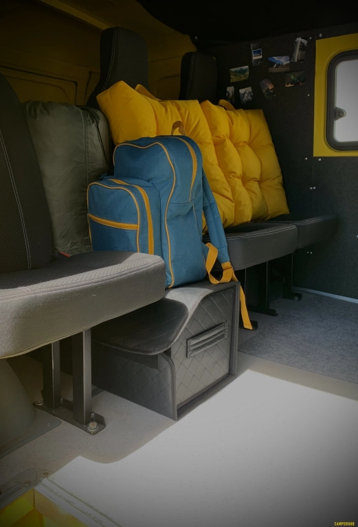 УАЗ Буханка с палаткой на крыше