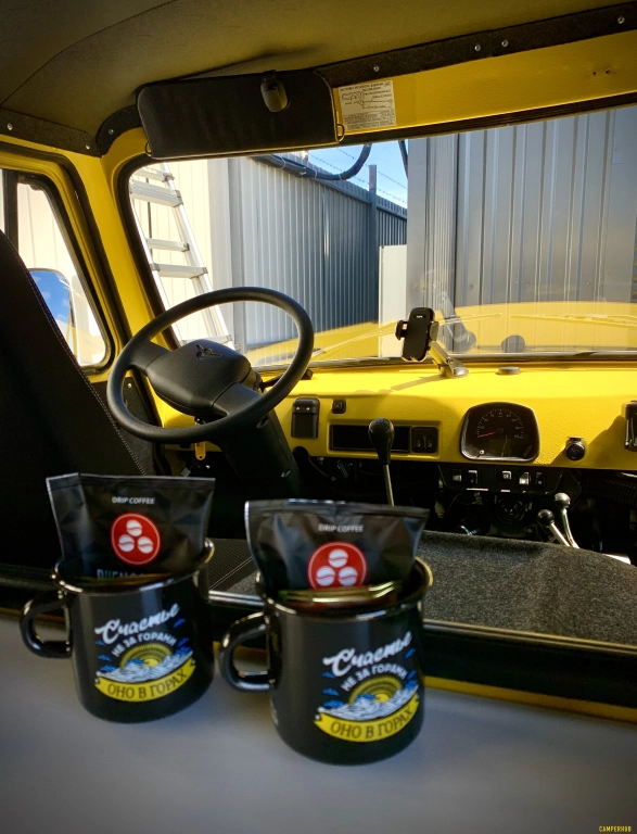 УАЗ Буханка с палаткой на крыше